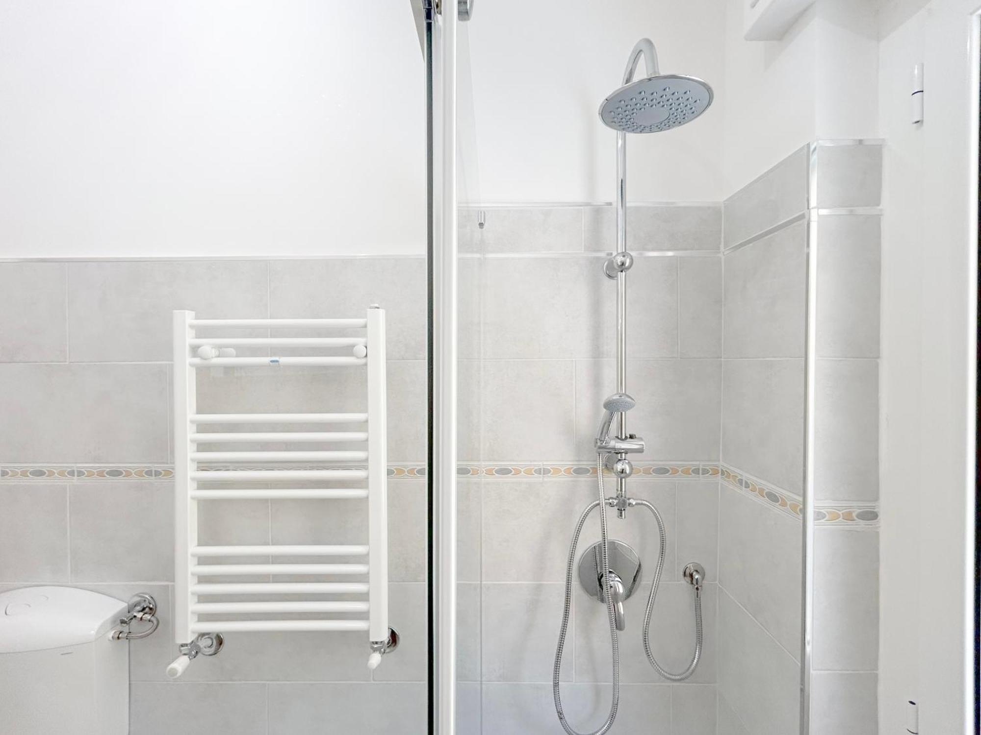 Apartamento Elegant House - Centro - 400Mt Dal Mare Ventimiglia Exterior foto